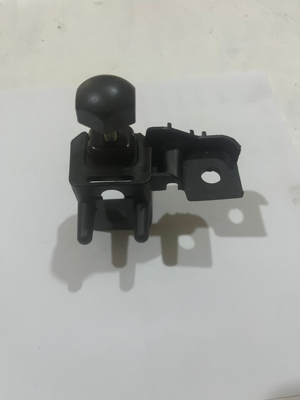 F0RD FUSION  2013 რადიატორის ზედა დამჭერი 