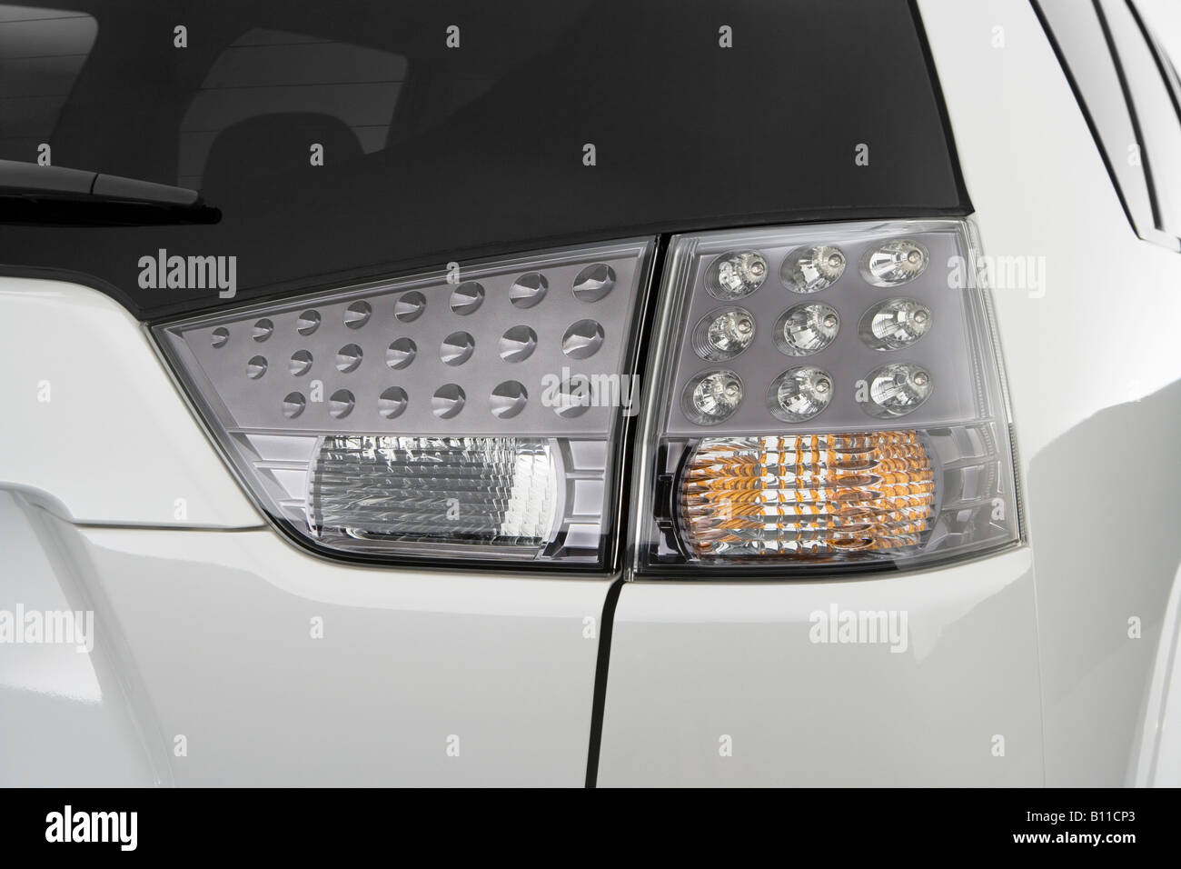 აუთლაინდერი 2008 უკანა სტოპი კრილოზე