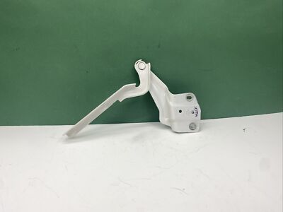 ჯეტა 2011> კაპოტის  პეტლი